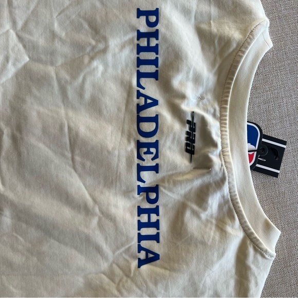 Philadelphia 76ers Pro Standard Women’s Retro T-Shirt - MEDIUM (NWT) - Picture 6 of 9